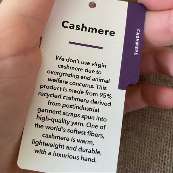 SOLD Patagonia Recycled Cashmere Turtleneck - Picture 4 of 7